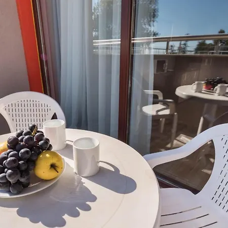 Ξενοδοχείο με διαμερίσματα Izvora Front Golden Sands