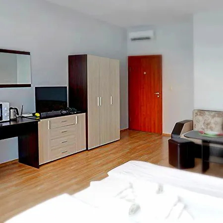 Izvora Front Lägenhetshotell 3*