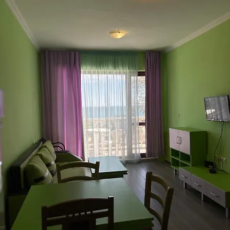Aparthotel Izvora Front