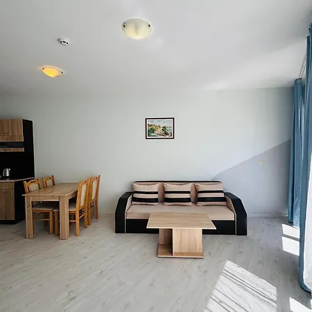 Izvora Front Aparthotel Golden Sands