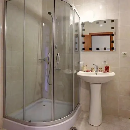 Izvora Front Lägenhetshotell