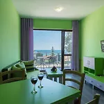 Izvora Front アパートホテル 3*