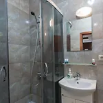 アパートホテル Izvora Front 3*