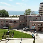 Izvora Front アパートホテル ゴールデンサンド