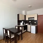 Izvora Front Aparthotel