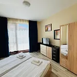 Izvora Front Aparthotel