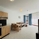 Izvora Front Aparthotel 3*