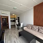 Izvora Front Aparthotel 3*
