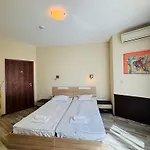 Aparthotel Izvora Front 3*