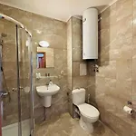 Aparthotel Izvora Front