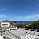 Izvora Front Aparthotel 3*