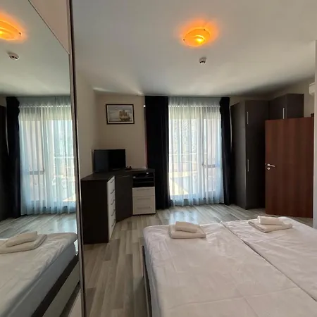 Izvora Front Апарт-отель