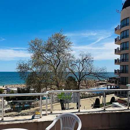 Izvora Front Appart hôtel Sables d'or