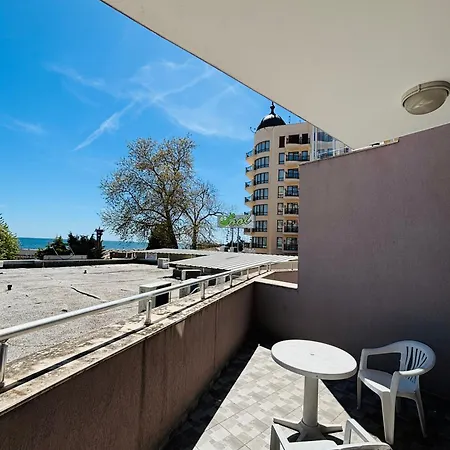 Izvora Front Апарт-отель 4*