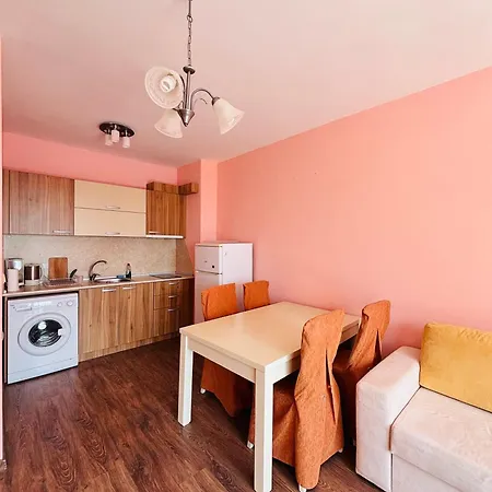 Izvora Front Lägenhetshotell 4*