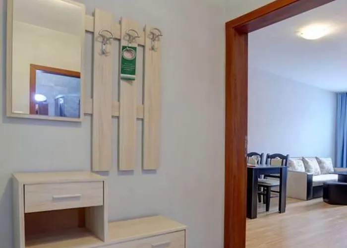 Izvora Front アパートホテル 3*