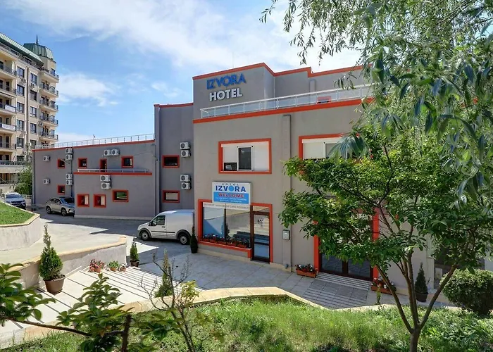 Izvora Front アパートホテル