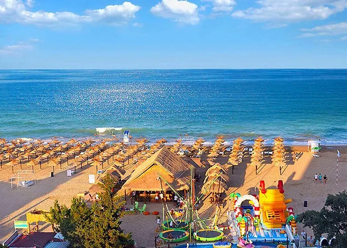 Izvora Front アパートホテル