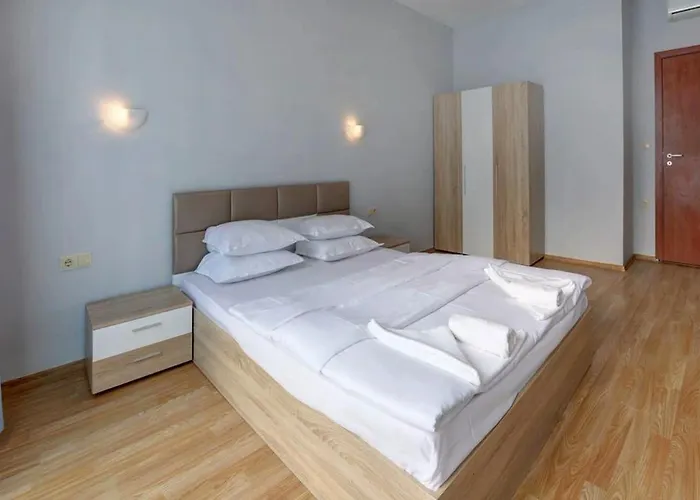 Izvora Front 3* ゴールデンサンド